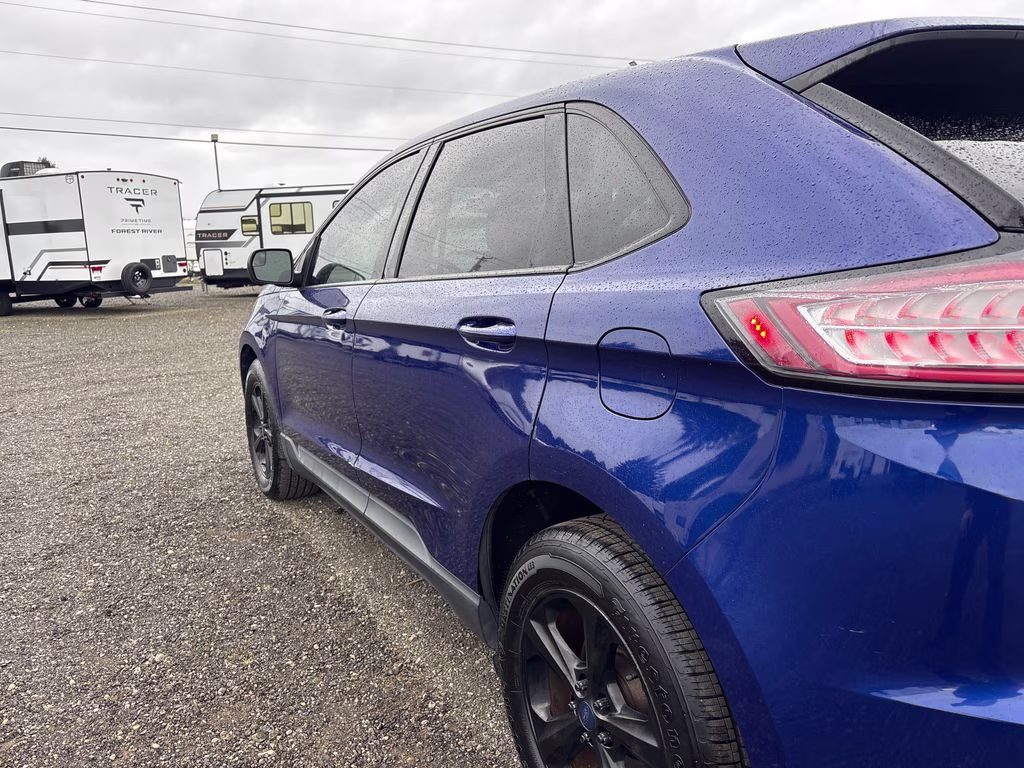 2015 Blue Metallic Ford Edge SE AWD SUV
