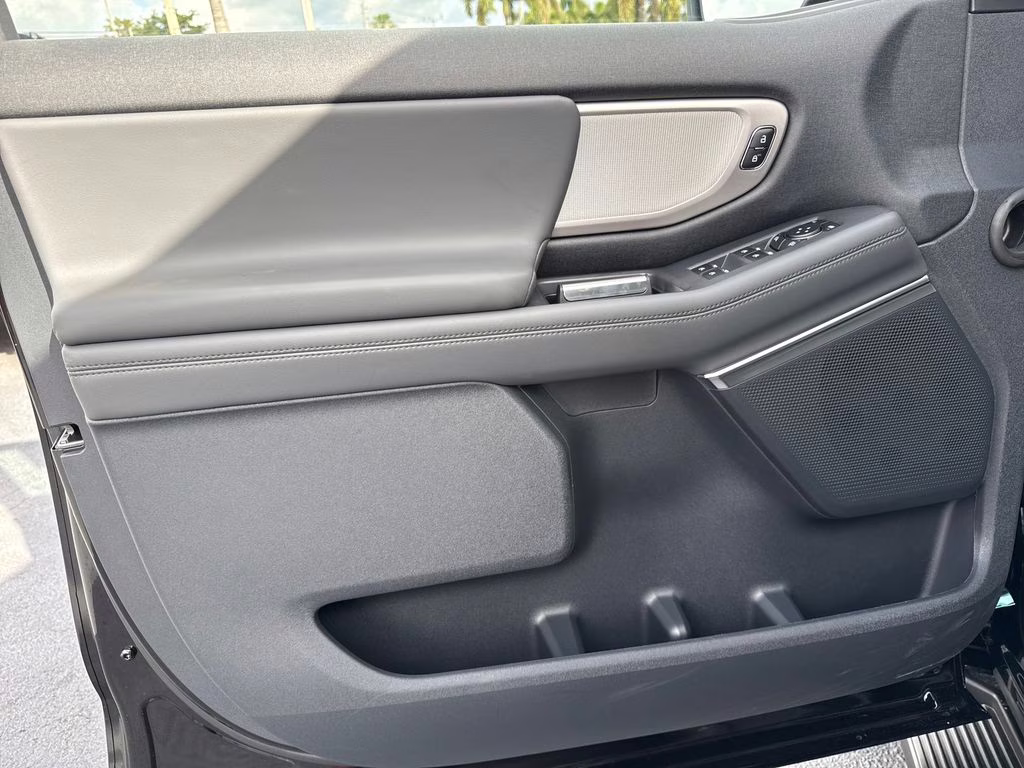 2026 Agate Black Metallic Ford Expedition Active RWD SUV