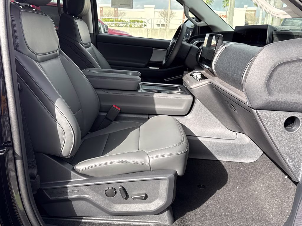2026 Agate Black Metallic Ford Expedition Active RWD SUV