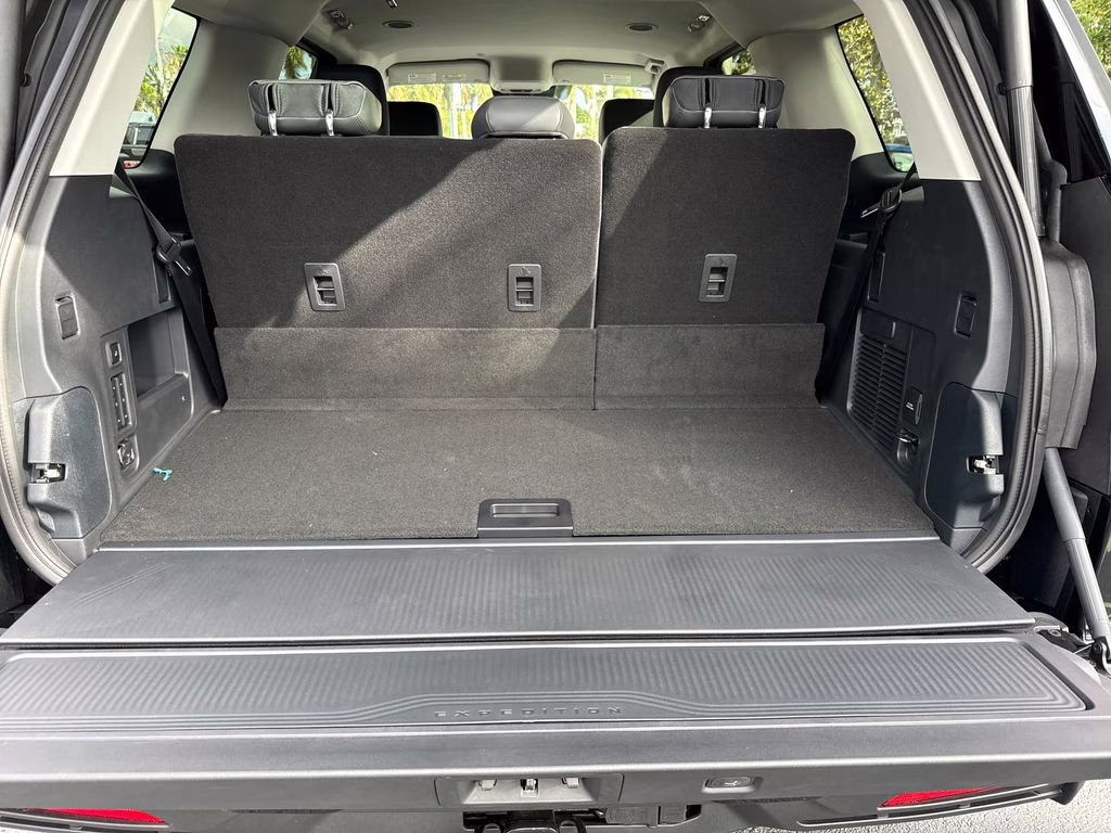 2026 Agate Black Metallic Ford Expedition Active RWD SUV