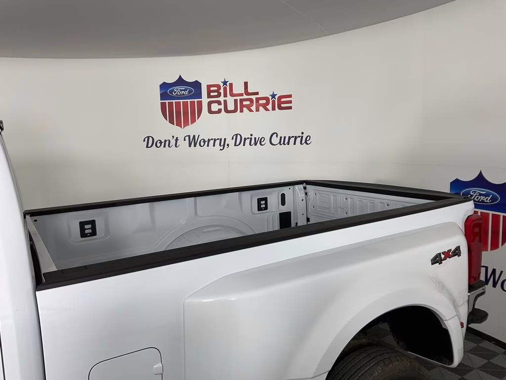 2026 Oxford White Ford Super Duty F-350 DRW XL 4X4 Truck