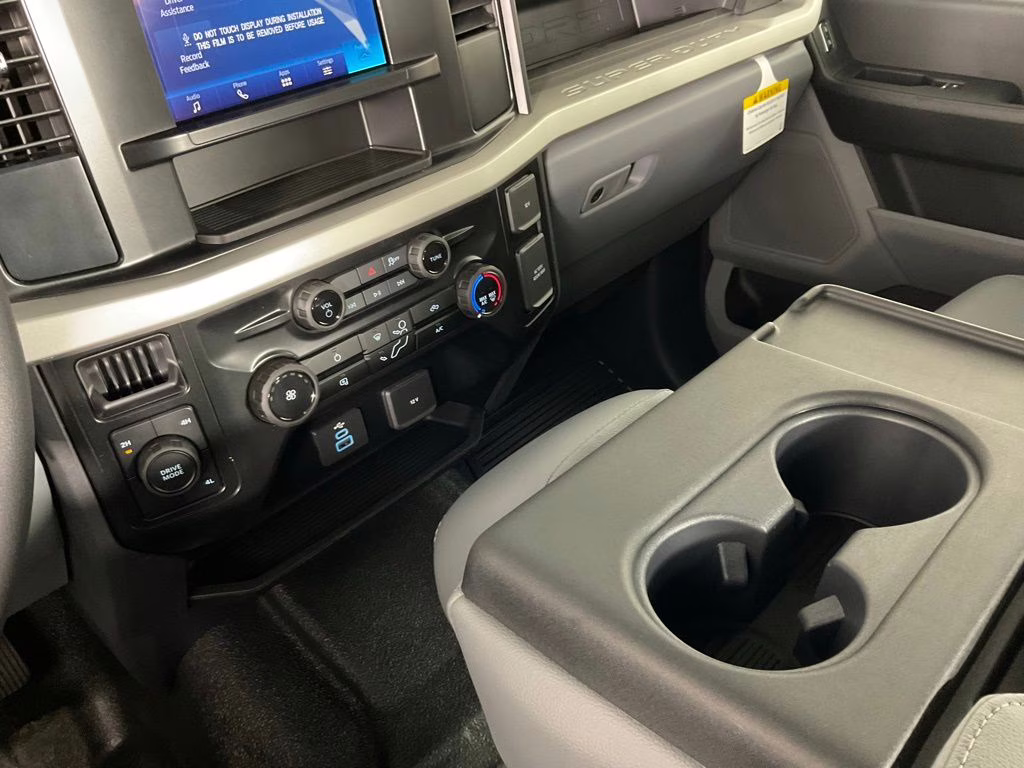 2026 Oxford White Ford Super Duty F-350 DRW XL 4X4 Truck