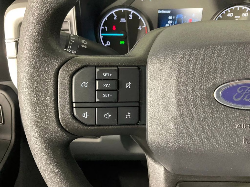 2026 Oxford White Ford Super Duty F-350 DRW XL 4X4 Truck