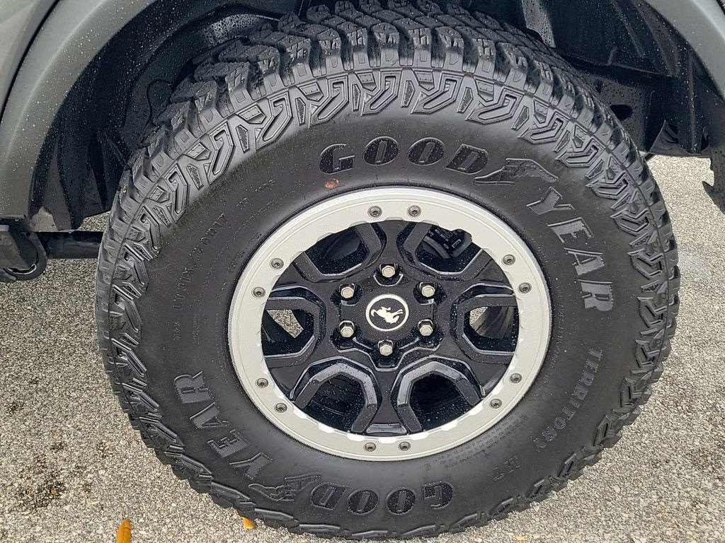 2022 Gray Metallic Ford Bronco Badlands 4X4 SUV