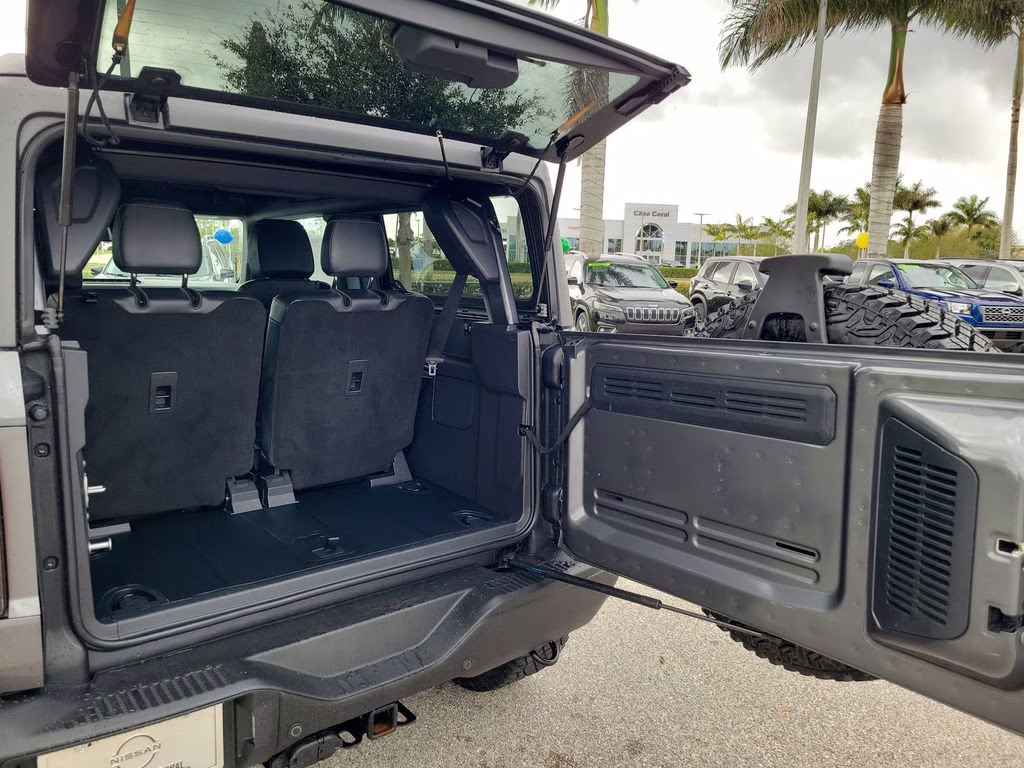 2022 Gray Metallic Ford Bronco Badlands 4X4 SUV