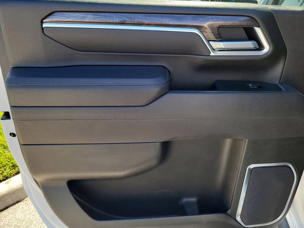 2025 Summit White Chevrolet Silverado 2500HD LTZ 4X4 Truck