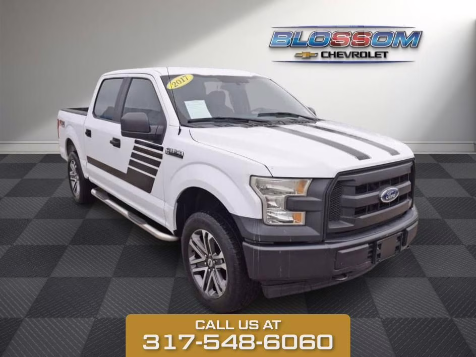 2017 Oxford White Ford F-150 XL 4X4 Truck