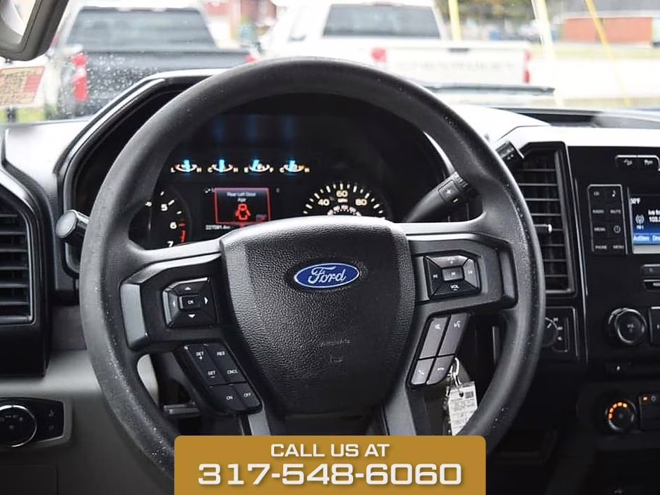 2017 Oxford White Ford F-150 XL 4X4 Truck