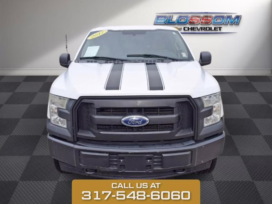 2017 Oxford White Ford F-150 XL 4X4 Truck