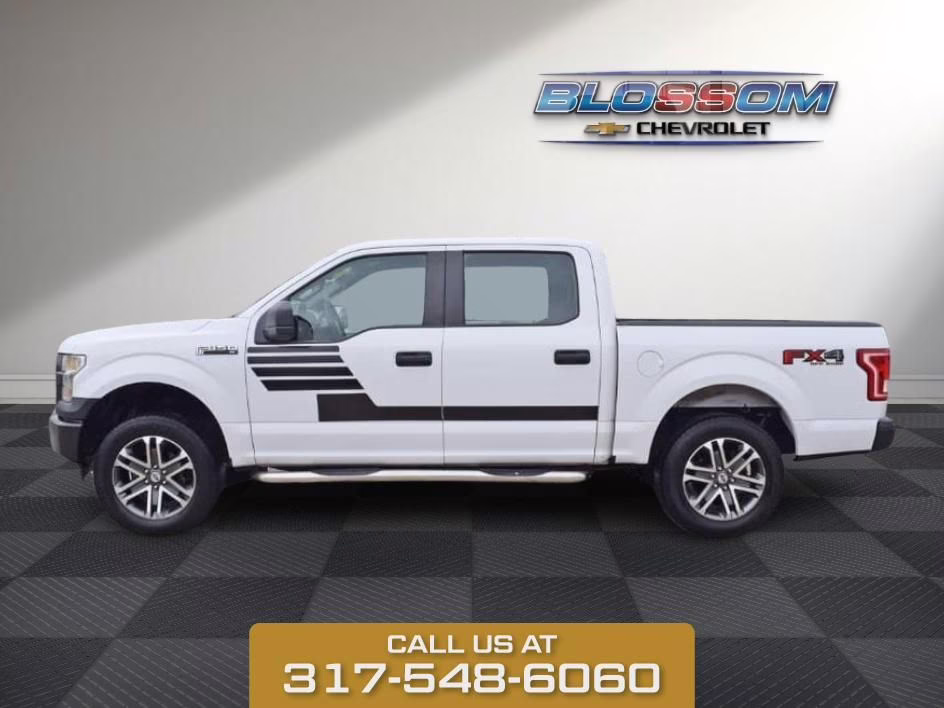 2017 Oxford White Ford F-150 XL 4X4 Truck
