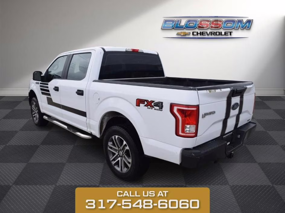 2017 Oxford White Ford F-150 XL 4X4 Truck