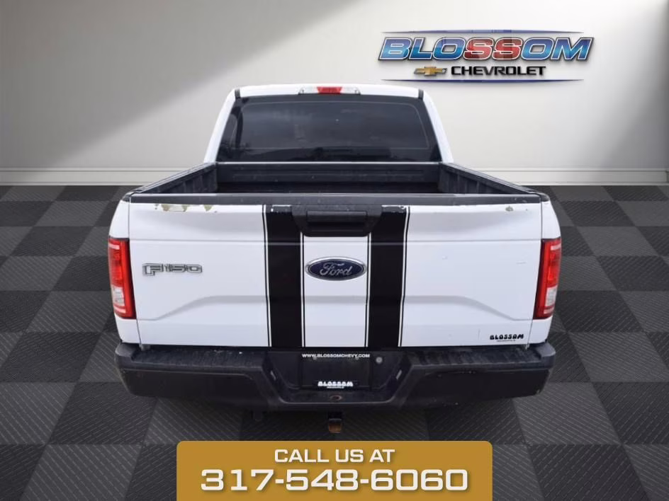 2017 Oxford White Ford F-150 XL 4X4 Truck