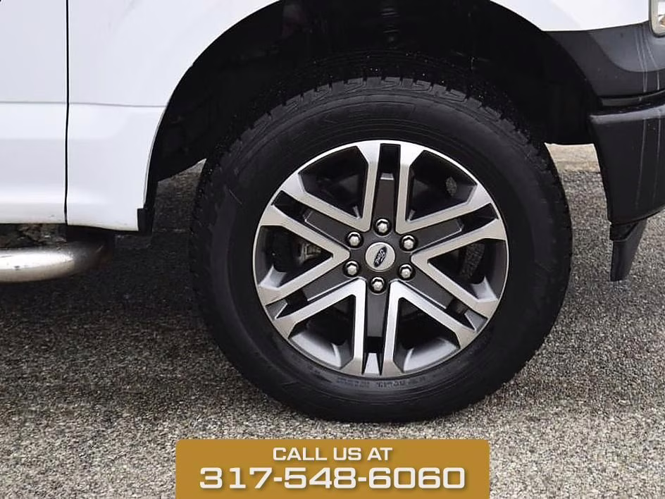 2017 Oxford White Ford F-150 XL 4X4 Truck