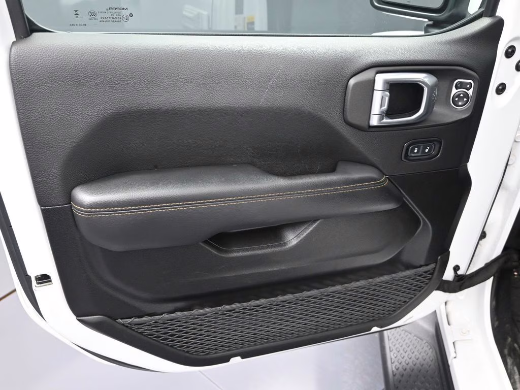 2023 Bright White Clearcoat Jeep Gladiator High Altitude 4X4 Truck