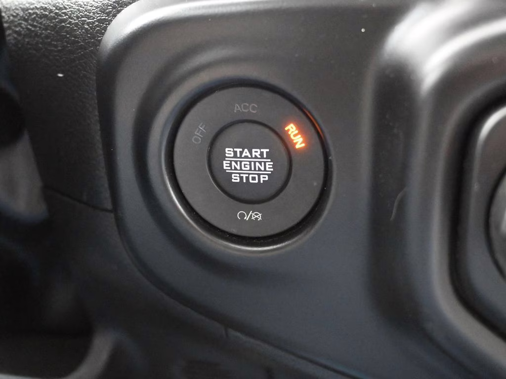 2023 Bright White Clearcoat Jeep Gladiator High Altitude 4X4 Truck