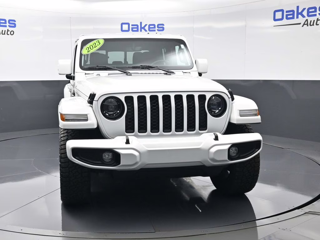 2023 Bright White Clearcoat Jeep Gladiator High Altitude 4X4 Truck