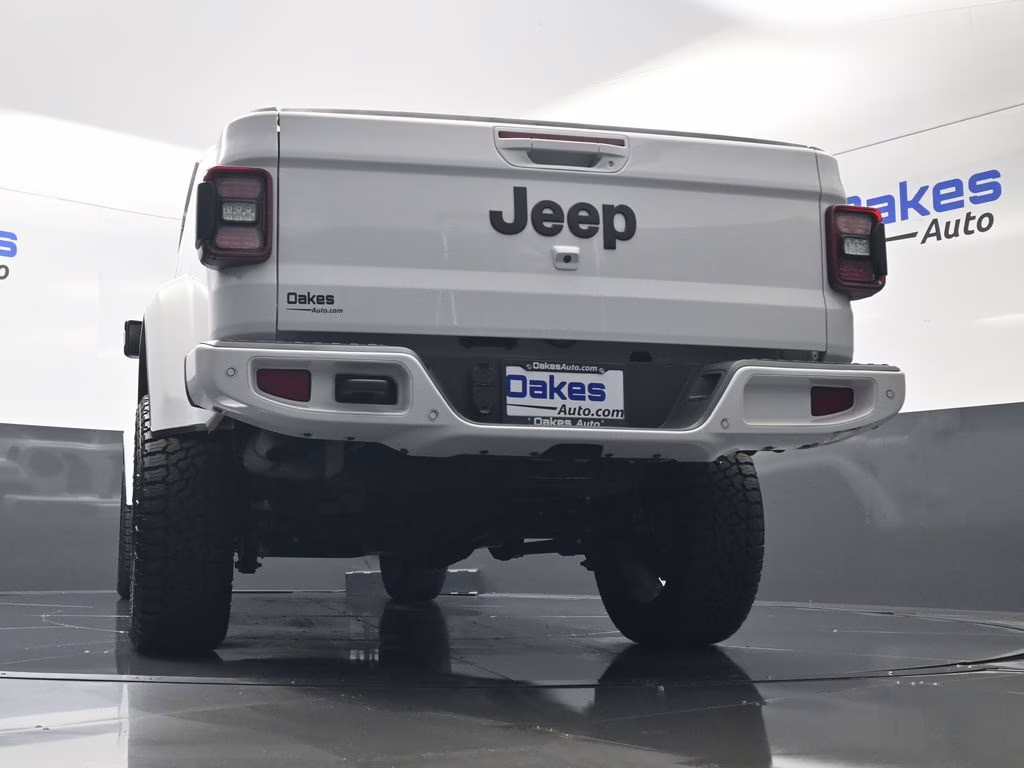 2023 Bright White Clearcoat Jeep Gladiator High Altitude 4X4 Truck