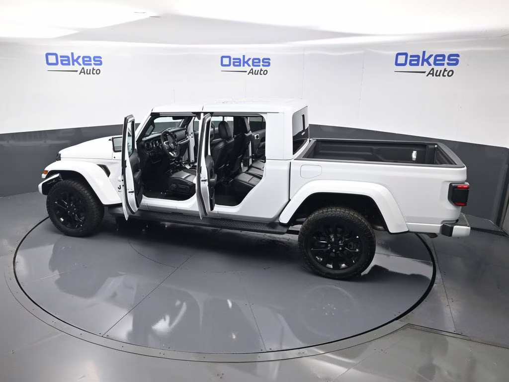 2023 Bright White Clearcoat Jeep Gladiator High Altitude 4X4 Truck