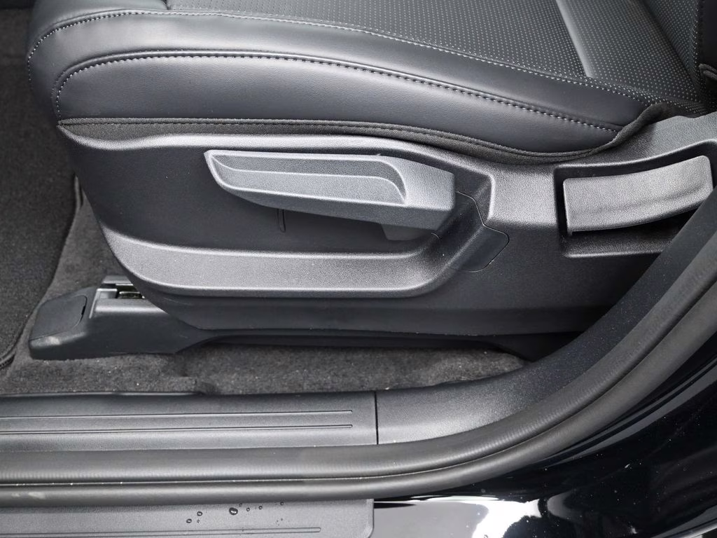 2027 Ebony Black Kia Telluride LX FWD SUV