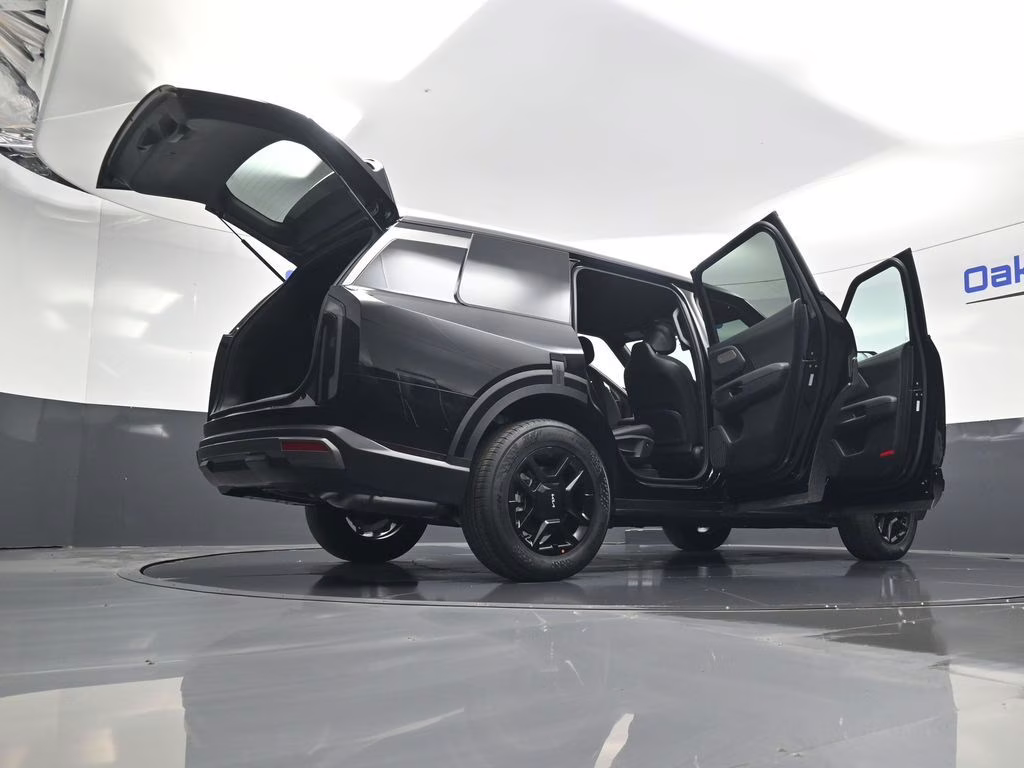 2027 Ebony Black Kia Telluride LX FWD SUV