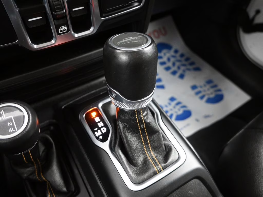 2023 Bright White Clearcoat Jeep Gladiator High Altitude 4X4 Truck