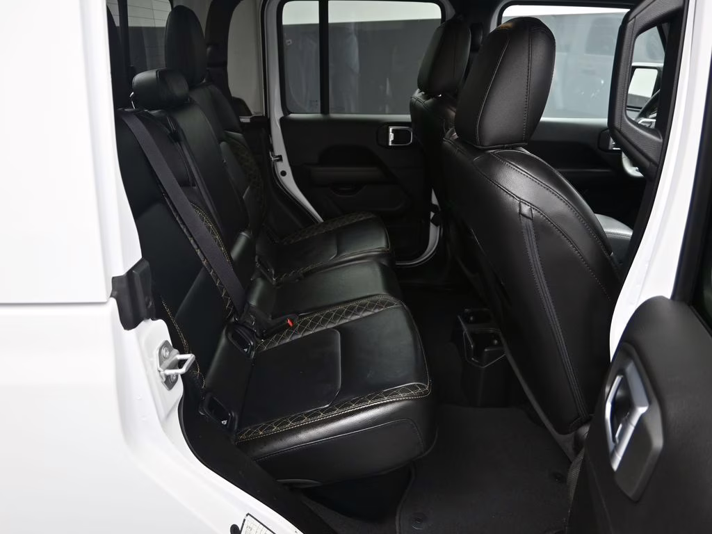 2023 Bright White Clearcoat Jeep Gladiator High Altitude 4X4 Truck