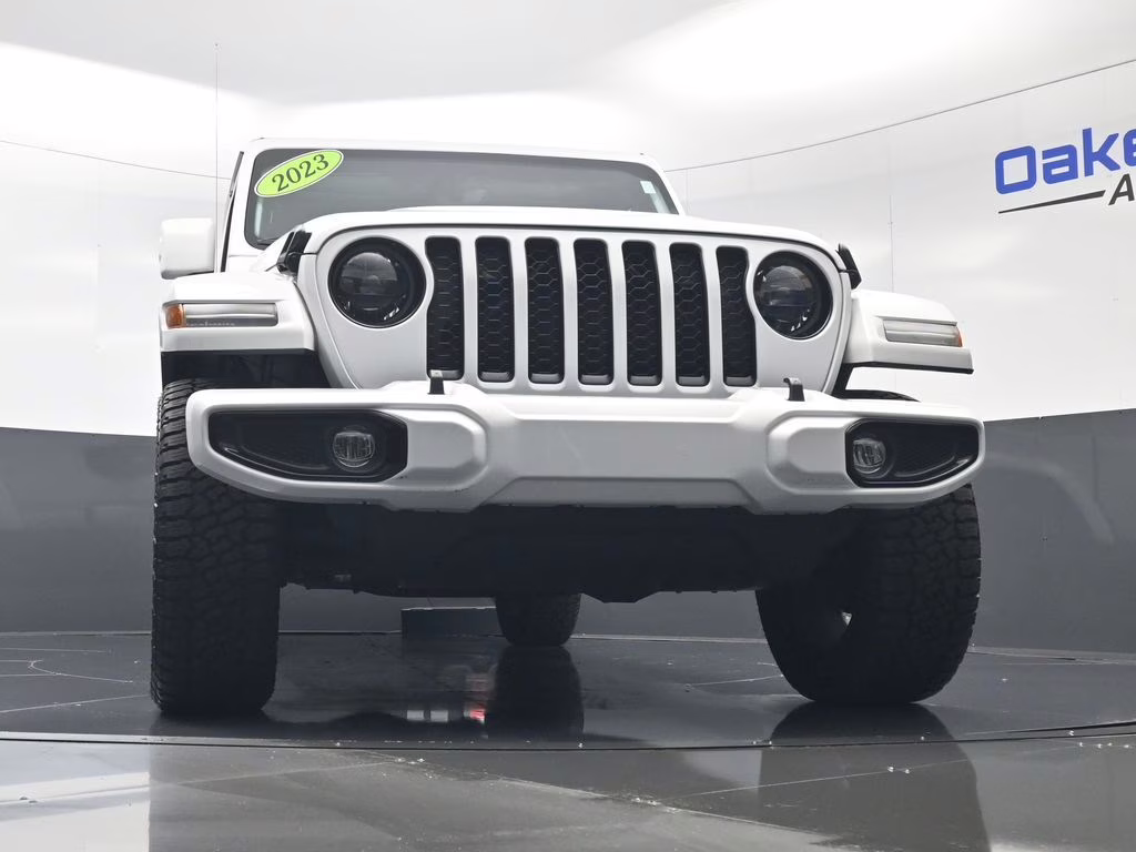 2023 Bright White Clearcoat Jeep Gladiator High Altitude 4X4 Truck
