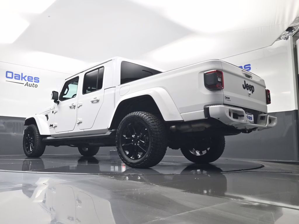 2023 Bright White Clearcoat Jeep Gladiator High Altitude 4X4 Truck