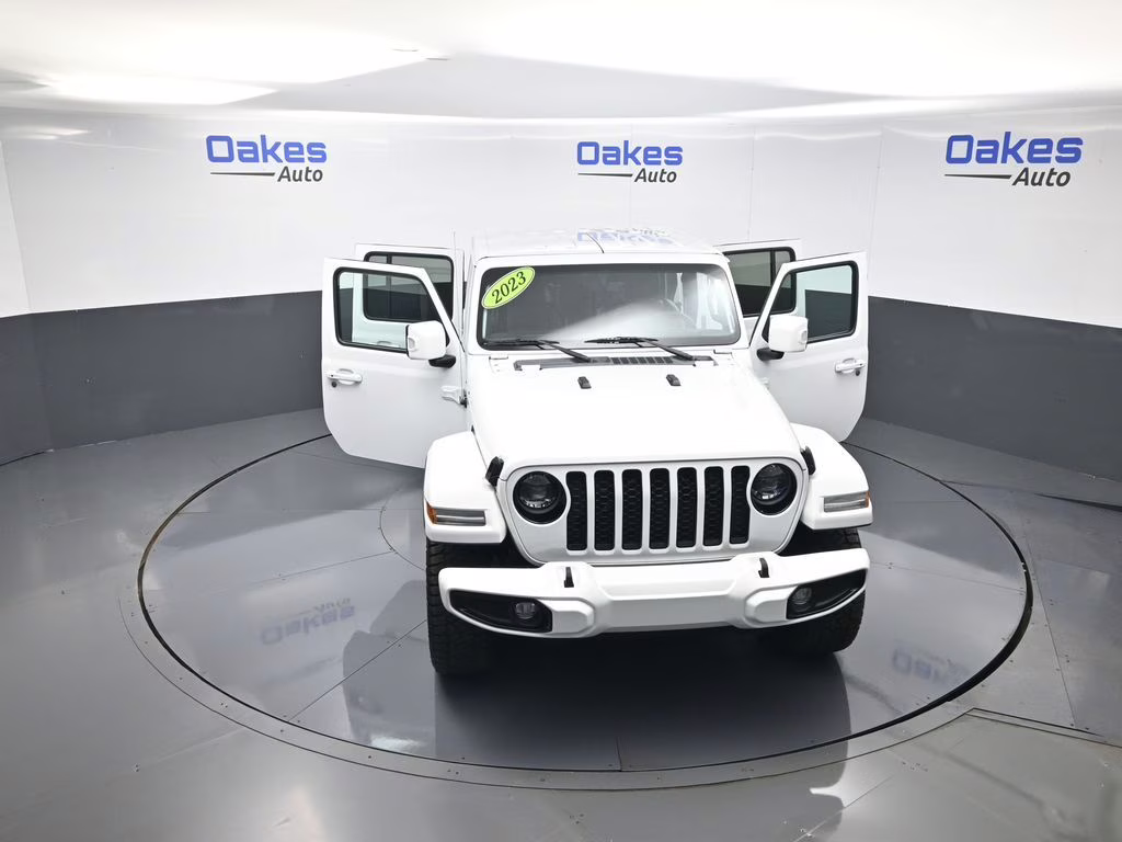 2023 Bright White Clearcoat Jeep Gladiator High Altitude 4X4 Truck