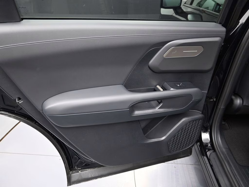 2027 Ebony Black Kia Telluride LX FWD SUV