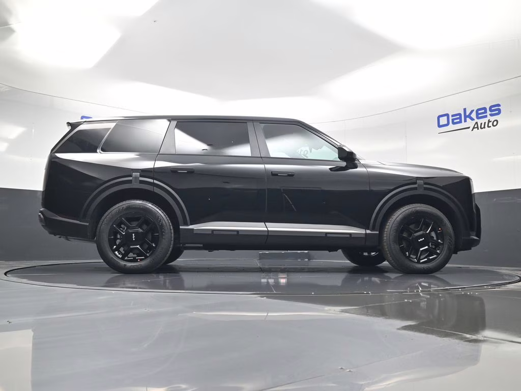 2027 Ebony Black Kia Telluride LX FWD SUV