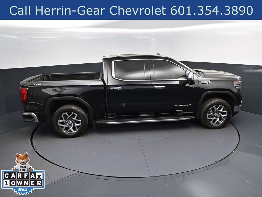 2023 Onyx Black GMC Sierra 1500 SLT 4X4 Truck