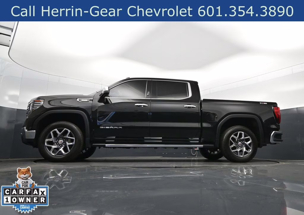 2023 Onyx Black GMC Sierra 1500 SLT 4X4 Truck