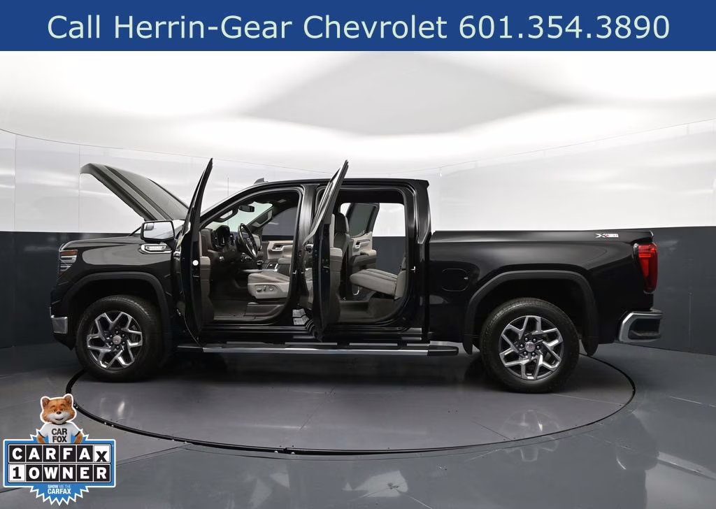 2023 Onyx Black GMC Sierra 1500 SLT 4X4 Truck