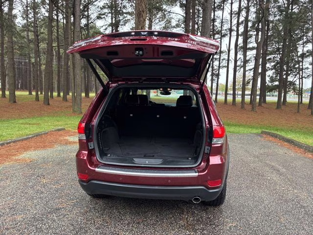 2020 Velvet Red Pearlcoat Jeep Grand Cherokee Limited RWD SUV