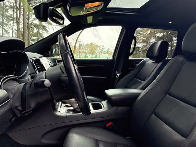 2020 Velvet Red Pearlcoat Jeep Grand Cherokee Limited RWD SUV