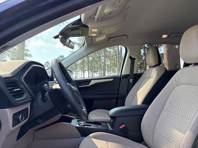 2022 Blue Metallic Ford Escape SE FWD SUV