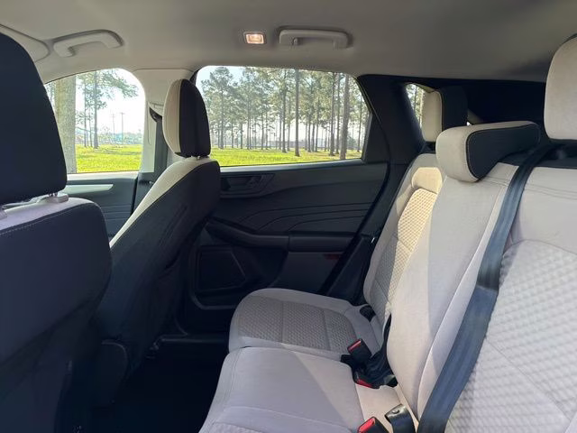 2022 Blue Metallic Ford Escape SE FWD SUV