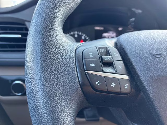 2022 Blue Metallic Ford Escape SE FWD SUV