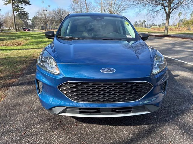 2022 Blue Metallic Ford Escape SE FWD SUV