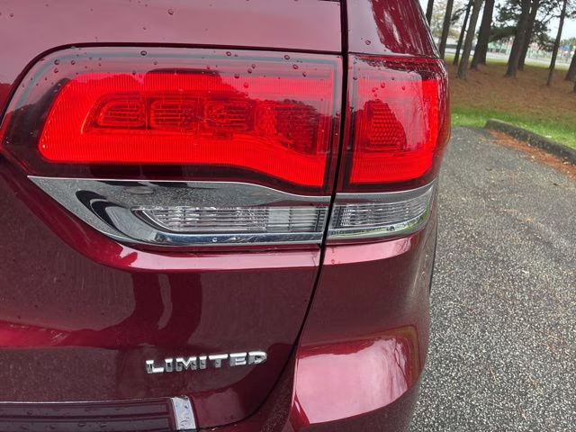 2020 Velvet Red Pearlcoat Jeep Grand Cherokee Limited RWD SUV