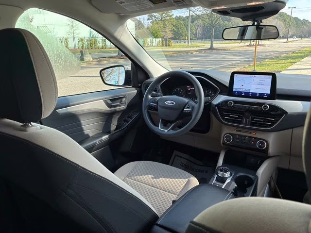 2022 Blue Metallic Ford Escape SE FWD SUV