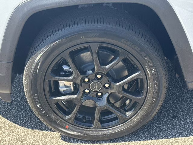 2026 Bright White Clearcoat Jeep Compass Latitude Altitude 4X4 SUV