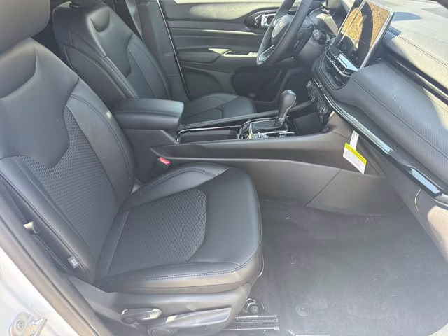 2026 Bright White Clearcoat Jeep Compass Latitude Altitude 4X4 SUV