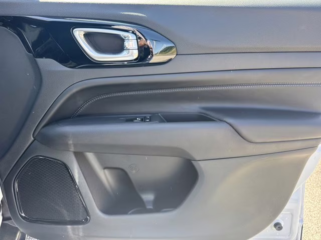 2026 Bright White Clearcoat Jeep Compass Latitude Altitude 4X4 SUV