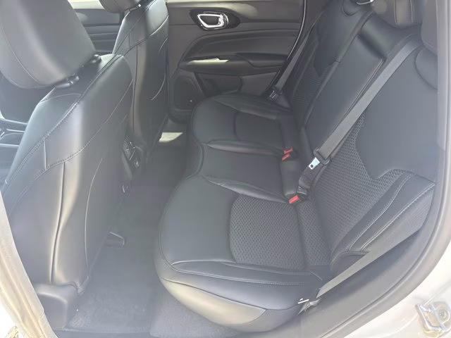 2026 Bright White Clearcoat Jeep Compass Latitude Altitude 4X4 SUV