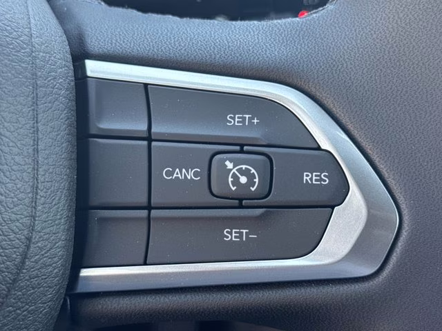 2026 Bright White Clearcoat Jeep Compass Latitude Altitude 4X4 SUV