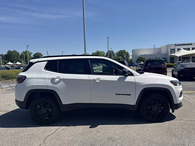 2026 Bright White Clearcoat Jeep Compass Latitude Altitude 4X4 SUV