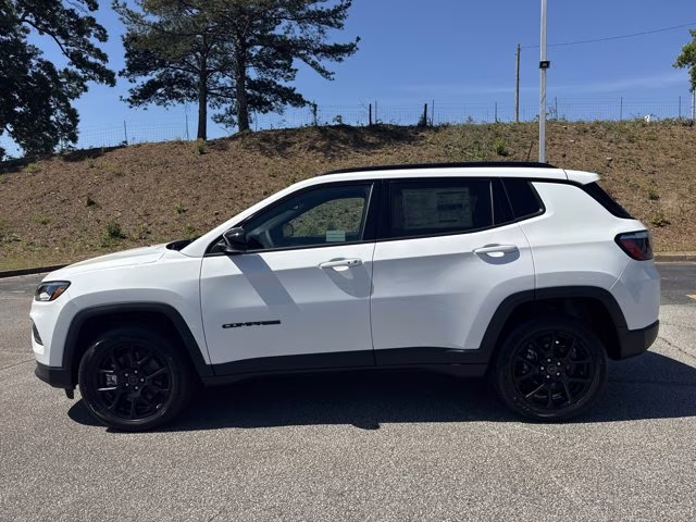 2026 Bright White Clearcoat Jeep Compass Latitude Altitude 4X4 SUV
