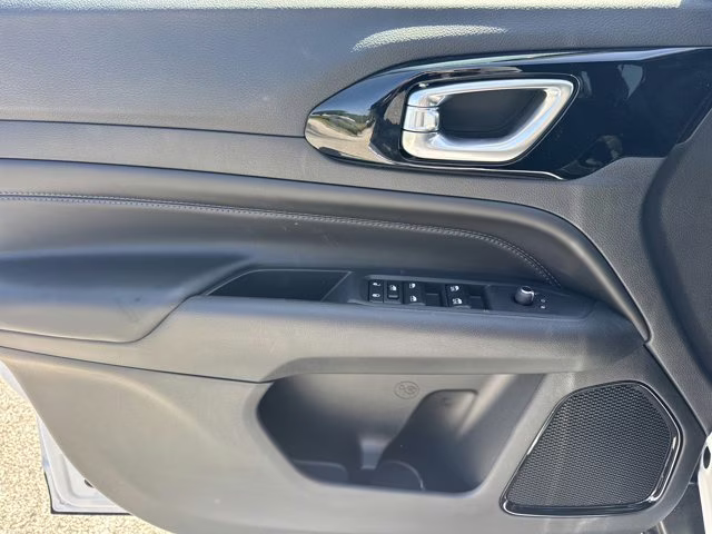 2026 Bright White Clearcoat Jeep Compass Latitude Altitude 4X4 SUV